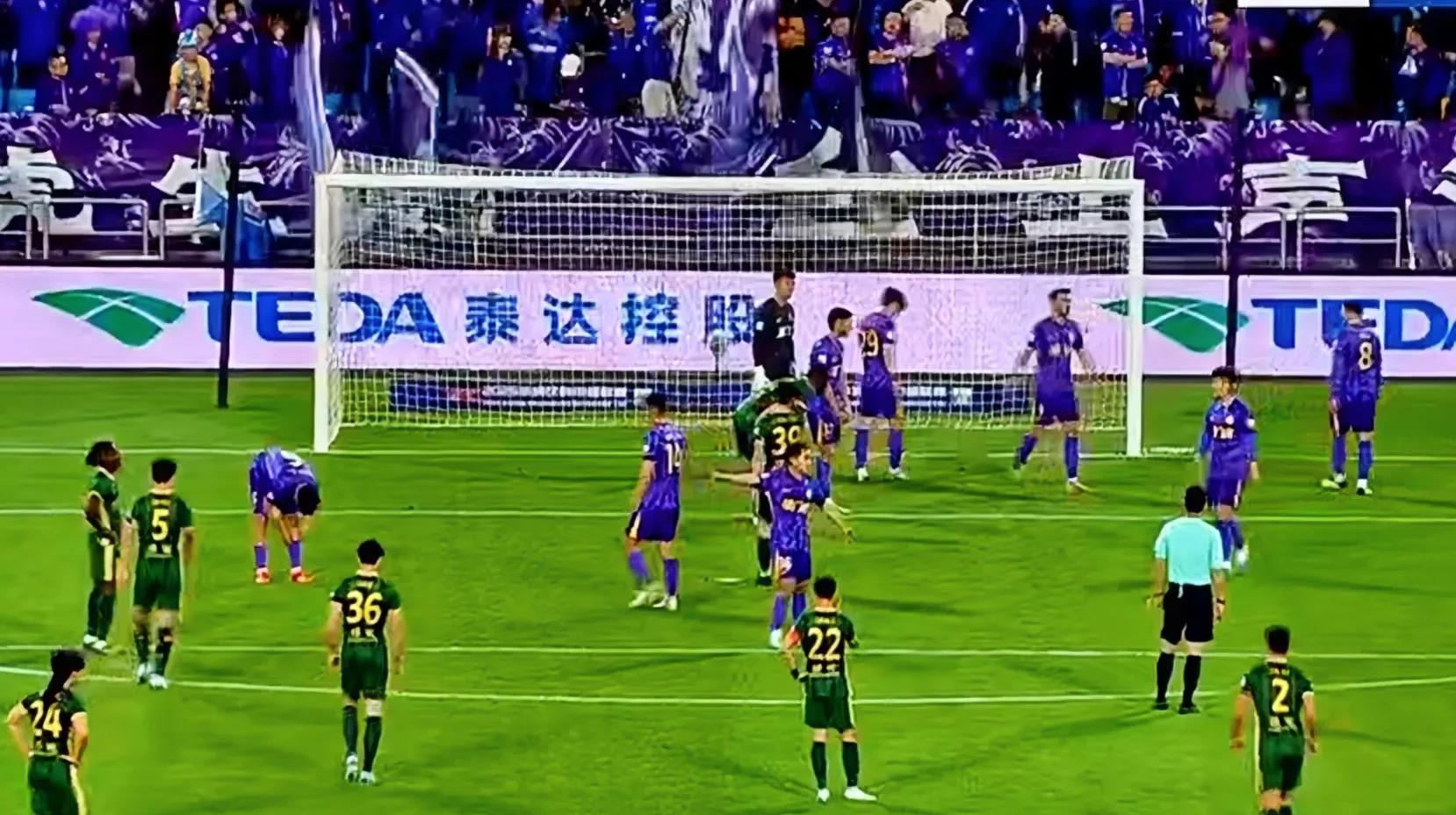 浙江队训练开放日，窗口期绝杀压哨引观众欢呼，欧篮联在即，阵容厚度经受考验的简单介绍体育赛事直播,