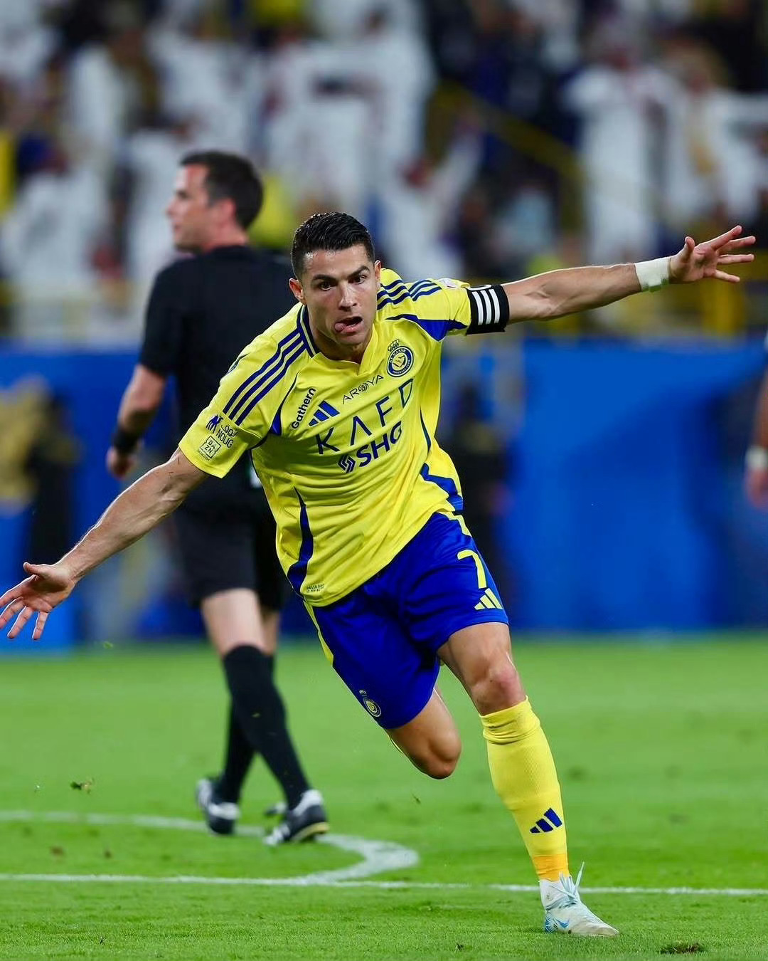 C罗爆冷击败加拿大队，战术调整引爆全场！的简单介绍爱游体育app