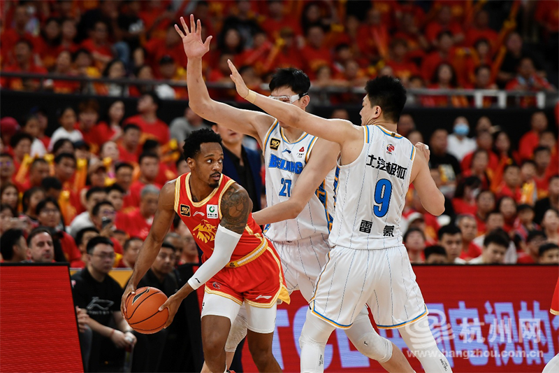 包含广厦男篮迎NBA总决赛关键赛；今晚止住颓势；球迷炸锅；临场指挥获称赞的词条爱游体育官网